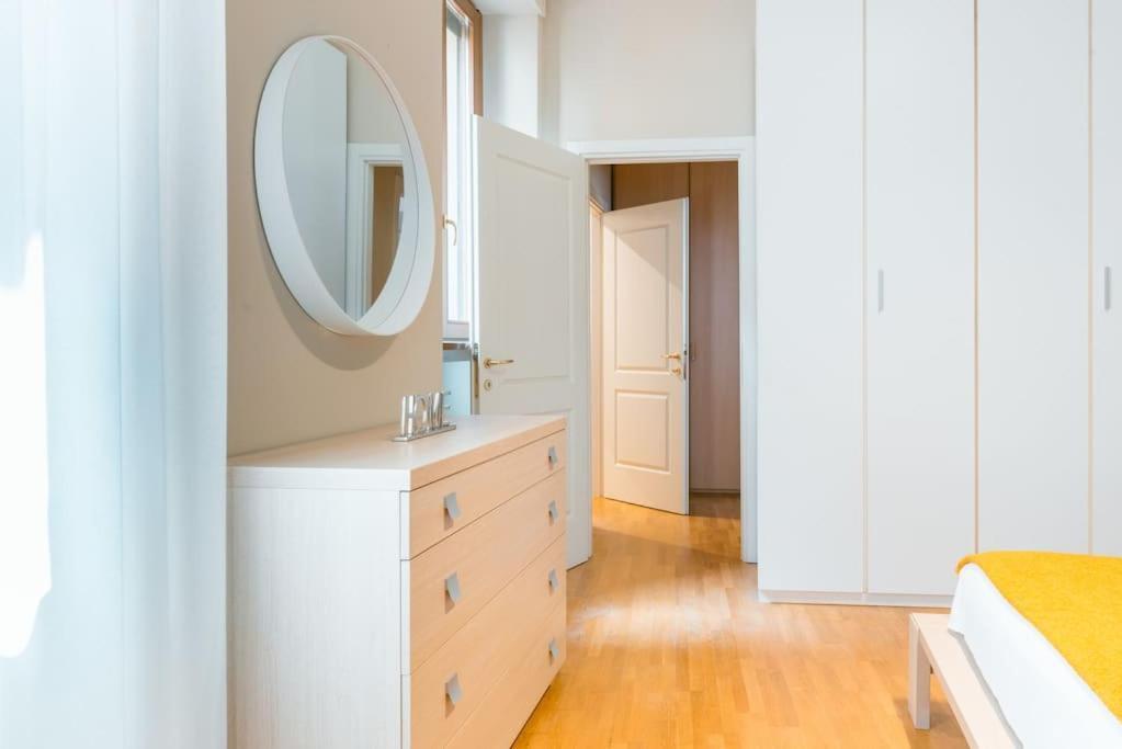 Loft Limone, By R Collection Apartment โกโม ภายนอก รูปภาพ